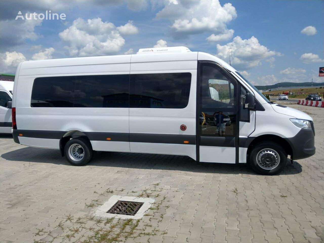 новый пассажирский микроавтобус Mercedes-Benz Sprinter 516  19+1+1 with COC!