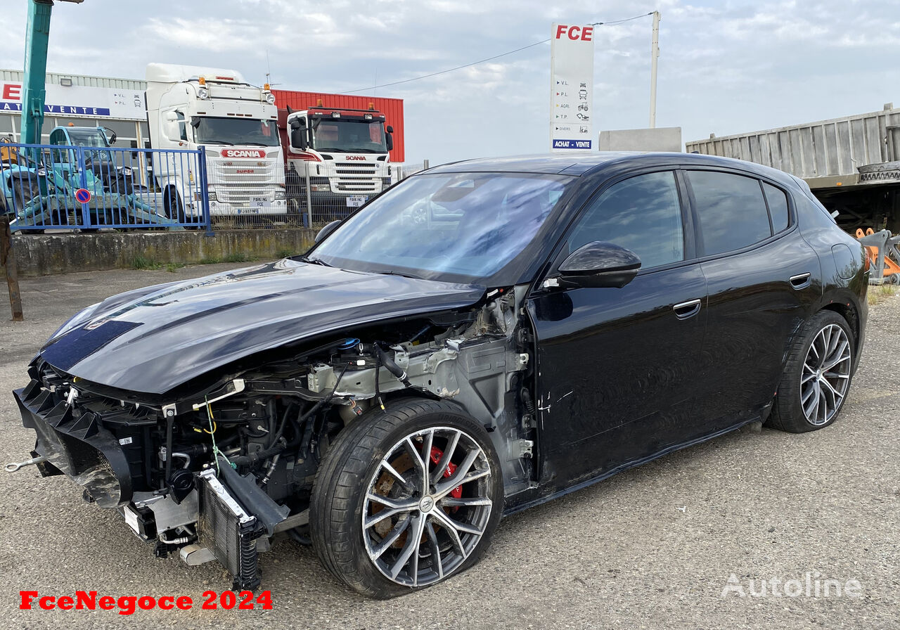 внедорожник Maserati GRECALE TROFEO V6 BiTurbo Carte Grise Française после аварии