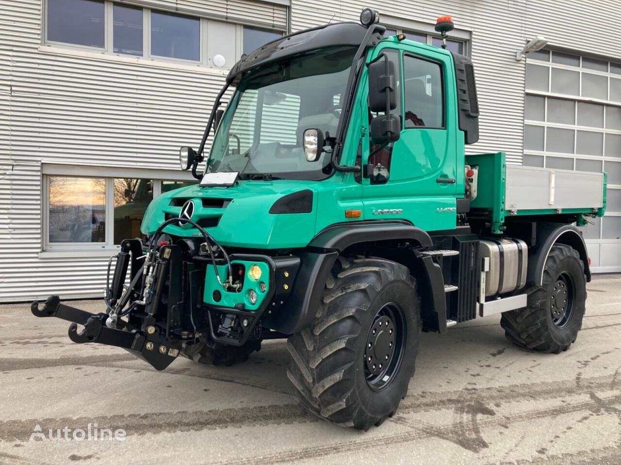 универсальная коммунальная машина Mercedes-Benz Unimog U 430 Agrar